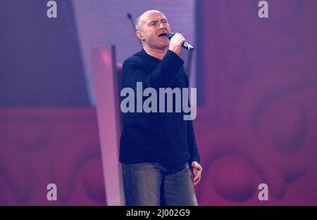 Mailand Italien 2002-12-02: Live-Performance von Phil Collins während der Preisverleihung der italienischen Musikpreise 2002 im Forum Assago Stockfoto