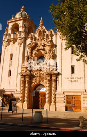 Casa Del Prado, ein Theater im Stil einer spanischen Mission, im Balboa Park, San Diego, CA Stockfoto