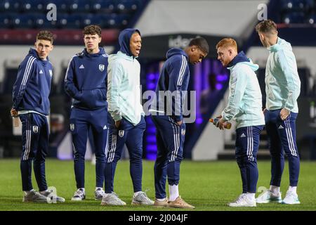 West Bromwich, Großbritannien. 13. März 2022. Fulham Spieler inspizieren den Platz in West Bromwich, Vereinigtes Königreich am 3/13/2022. (Foto von Gareth Evans/News Images/Sipa USA) Quelle: SIPA USA/Alamy Live News Stockfoto