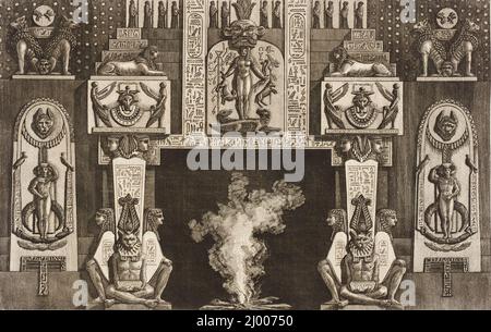 Chimneypiece im ägyptischen Stil: Gruppen von drei hockenden Figuren auf jedem Pfosten.. Giovanni Battista Piranesi (Italien, Mogliano, 1720-1778). Italien, 1769. Drucke; Gravuren. Ätzen Stockfoto