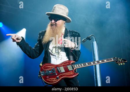 Gitarrist Billy Gibbons der Rockband ZZ Top, die 2017 live auf der Ramblin man Fair in Maidstone, Kent, England auftrat Stockfoto