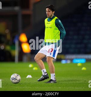 Blackburn, Großbritannien. 15. März 2022. Lewis Travis #27 von Blackburn Rovers während des Vorspiel-Warm-Up in Blackburn, Großbritannien am 3/15/2022. (Foto von Mike Morese/News Images/Sipa USA) Quelle: SIPA USA/Alamy Live News Stockfoto