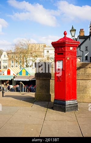 Red Post Box in Norwich Market Stockfoto