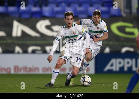 Birkenhead, Großbritannien. 15. März 2022. Lewis Warrington von Tranmere Rovers macht eine Pause. EFL Skybet Football League Two Match, Tranmere Rovers gegen Harrogate Town im Prenton Park, Birkenhead, Wirral am Dienstag, 15.. März 2022. Dieses Bild darf nur für redaktionelle Zwecke verwendet werden. Nur zur redaktionellen Verwendung, Lizenz für kommerzielle Nutzung erforderlich. Keine Verwendung bei Wetten, Spielen oder Veröffentlichungen in einem Club/einer Liga/einem Spieler.PIC von Chris Stading/Andrew Orchard Sports Photography/Alamy Live News Credit: Andrew Orchard Sports Photography/Alamy Live News Stockfoto