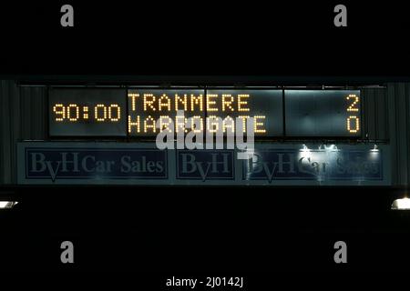 Birkenhead, Großbritannien. 15. März 2022. Gesamtansicht der Anzeigetafel am Ende des Spiels. EFL Skybet Football League Two Match, Tranmere Rovers gegen Harrogate Town im Prenton Park, Birkenhead, Wirral am Dienstag, 15.. März 2022. Dieses Bild darf nur für redaktionelle Zwecke verwendet werden. Nur zur redaktionellen Verwendung, Lizenz für kommerzielle Nutzung erforderlich. Keine Verwendung bei Wetten, Spielen oder Veröffentlichungen in einem Club/einer Liga/einem Spieler.PIC von Chris Stading/Andrew Orchard Sports Photography/Alamy Live News Credit: Andrew Orchard Sports Photography/Alamy Live News Stockfoto