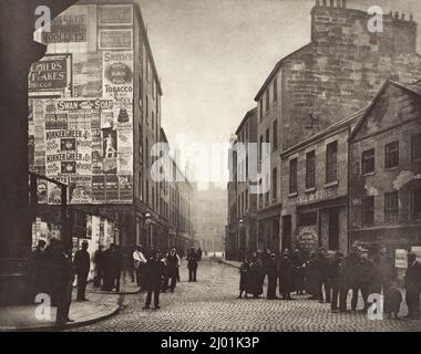 Bridgegate Von Der Corner Of Market Street (#49). Thomas Annan (Schottland, Glasgow, 1829-1887). Schottland, 1899, gedruckt 1900. Fotos. Tiefdruck Stockfoto