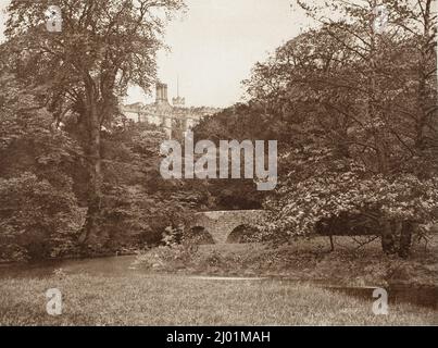 Lady Dorothys Brücke, Haddon Hall (#35). George Bankart (England, gestorben 1903). England, um 1888, gedruckt 1888. Fotos. Tiefdruck Stockfoto