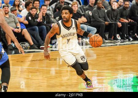 Orlando, Florida, USA, 15. März 2022, Brooklyn Nets Point Guard Kyrie Irving #11 während der ersten Hälfte im Amway Center. (Foto: Marty Jean-Louis) Stockfoto