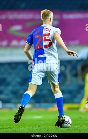 Blackburn, Lancashire, Großbritannien. Blackburn, Lancashire England; 15.. März 2022 ; Ewood Park, Blackburn, Lancashire England; EFL Championship Football, Blackburn Rovers versus Preston Derby County; Blackburns Jan Paul van Hecke hält in Zukunft Besitz Kredit: Action Plus Sports Images/Alamy Live News Stockfoto