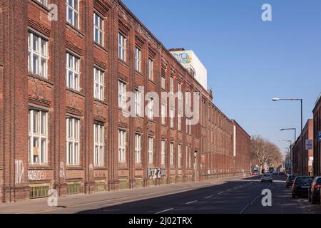 Historische Gebäude der ehemaligen Gasmotorenfabrik Deutz der Klöckner Humboldt Deutz AG auf deutz-muelheimer Straße im Stadtteil Mülheim, Colo Stockfoto