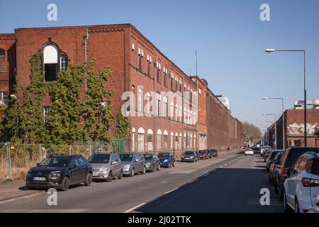 Historische Gebäude der ehemaligen Gasmotorenfabrik Deutz der Klöckner Humboldt Deutz AG auf deutz-muelheimer Straße im Stadtteil Mülheim, Colo Stockfoto