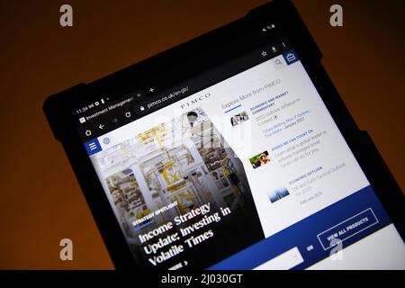 PIMCO: Investment Management Website auf einem Samsung Galaxy Tablet gesehen Stockfoto