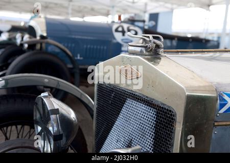 Frazer Nash Race Autogrill und Abzeichen Stockfoto