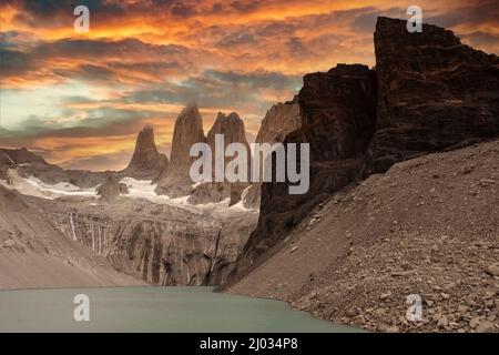 Sonnenuntergang in den Towers, Torres del Paine Nationalpark, Chile Stockfoto