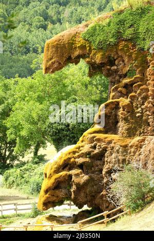 Höhlen von Labante, seltsame Formation in der Nähe von Vergato in Mittelitalien Stockfoto