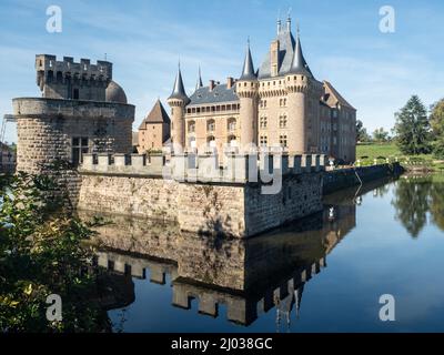 Schloss aus dem 14.. Bis 19.. Jahrhundert, der Stadt La Clayette, Saone-et-Loire, im südlichen Burgund, Frankreich, Europa Stockfoto