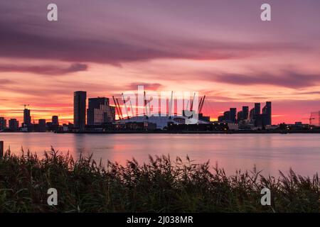 Sonnenaufgang Ansicht der O2 Arena, Greenwich, London, England, Vereinigtes Königreich, Europa Stockfoto