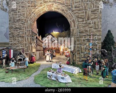 Weihnachtsdekoration, Krippenaufbau die Hochzeit von Kanaa, in der Wallfahrtskirche Basilika Vierzehnheiligen bei Bad Staffelstein, Landkreis Lichtenf Stockfoto