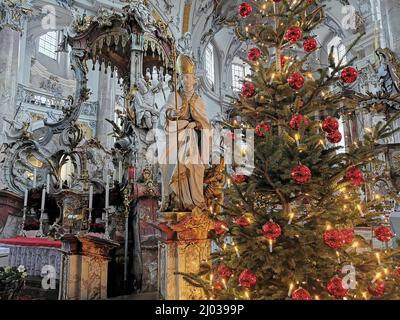 Weihnachtsdekoration in der Wallfahrtskirche Basilika Vierzehnheiligen bei Bad Staffelstein, Landkreis Lichtenfels, Oberfranken, Bayern, Deutschland Stockfoto