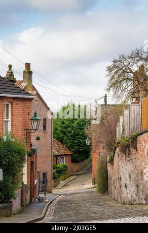 Blick auf die Well Lane zum Steep Hill und zur St Martin's Street Lincoln City 2022 Stockfoto