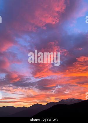 Atemberaubende Aussicht auf den Sonnenuntergang Stockfoto