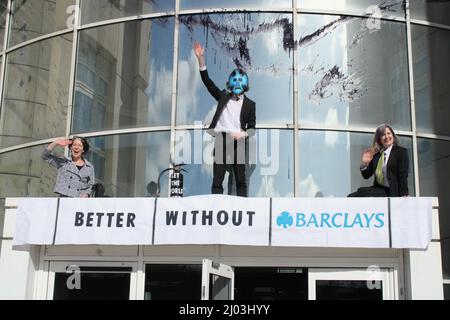 Extinction Rebellion Barclaycard HQ Protest -Stop Finanzierung fossiler Brennstoffe / besser ohne Barclays -14/03/22 Stockfoto