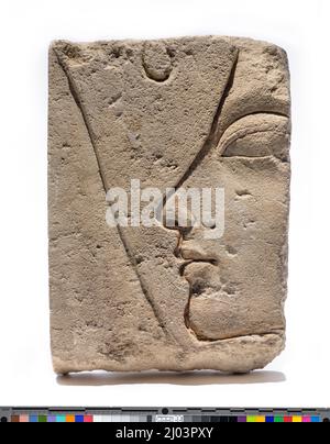 Fragment eines Reliefs, das eine Tochter von Echnaton darstellt. Ägypten, Neues Königreich, 18. Dynastie, Regierungszeit von Echnaton, 1353-1335 v. Chr.. Skulptur. Kalkstein Stockfoto