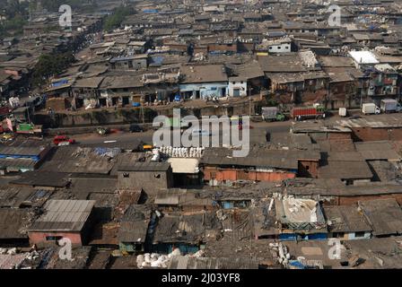 Mumbai Dez 03 2006 Luftaufnahme der größten Slums Asiens Dharavi wird zum beliebtesten Touristenziel in Indien und ist heute Indiens 37.-tes Kulturerbe Stockfoto