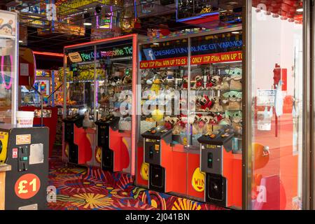 Spielhallen entlang der Marine Parade Great Yarmouth Norfolk England Stockfoto