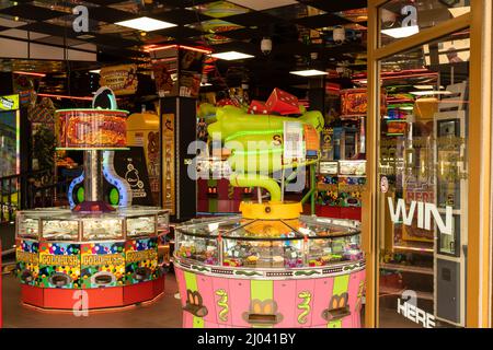 Spielhallen entlang der Marine Parade Great Yarmouth Norfolk England Stockfoto
