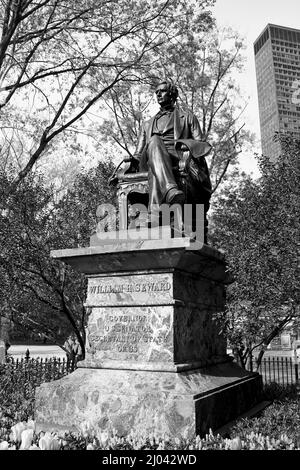 Denkmal für William H. Seward, den US-Staatsmann des 19.. Jahrhunderts, von Randolph Rogers, im Madison Square Park, NY, USA Stockfoto