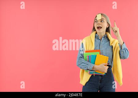 Konzept der Vorbereitung auf Prüfungen und Tests mit Studentin Stockfoto