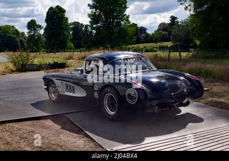 Blick auf eine Chevrolet Corvette C1 aus dem Jahr 1958, die auf der London Classic Car Show 2021 gezeigt wird Stockfoto