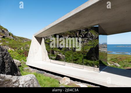 Bukkekjerka Rastplatz, Norwegisch Scenic Route Andøya, Vesteralen, Norwegen, entworfen vom Architekten Morfeus Arkitekter. Stockfoto