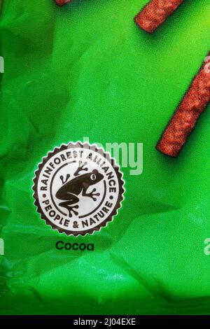 Rainforest Alliance People & Nature Certified Symbol-Logo auf einer Packung hochwertiger Street-Matchmakers minis cool mint Stockfoto