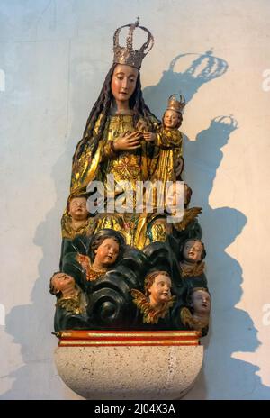 Virgen Inglesa en la capilla del Sagrario o Capilla de la Virgen Inglesa en Catedral de Mondoñedo, Lugo, Galicien, España Stockfoto