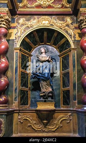 Retablo Rococo de la antigua capilla de San Ignacio de Loyola con la Inmaculada, Catedral de Mondoñedo Stockfoto