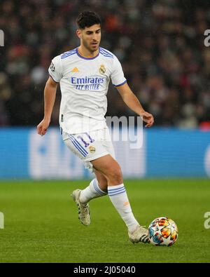 Während des Spiels der UEFA Europa League zwischen dem FC Barcelona und Neapel spielte er am 17. Februar 2022 im Stadion Camp Nou in Barcelona, Spanien. (Foto von Sergio Ruiz / PRESSINPHOTO)Marco Asensio von Real Madrid während des UEFA Champions League-Spiels zwischen Paris Saint Germain und Real Madrid spielte am 15. Februar 2022 im Stadion Parque des Princes in Paris, Spanien. (Foto von PRESSINPHOTO) Stockfoto