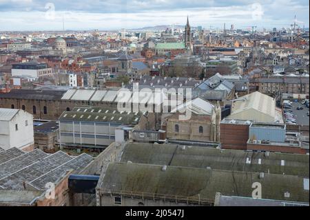 Dublin März 2022: Panoramablick auf die Stadt vom Guinness Storehouse aus Stockfoto