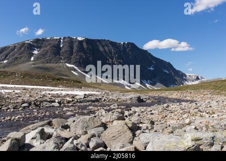 Wandern auf den Berg Blåhø in Trollheimen, Norwegen. Stockfoto