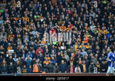 Wölfe Fans Unterstützer Wolverhampton Wanderers gegen Birmingham City auf Molineux 12/04/2018 - Sky Bet Championship Stockfoto