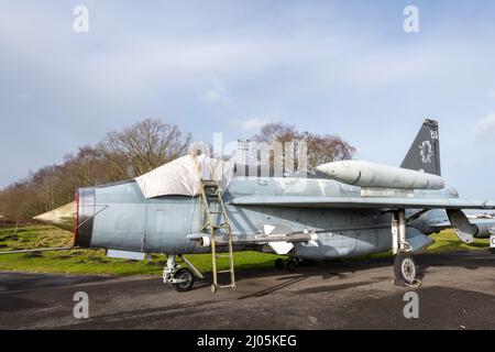 York.Yorkshire.Vereinigtes Königreich.Februar 16. 2022.Im Yorkshire Air Museum Ist Ein Kampfflugzeug des Blitzes F6 ausgestellt Stockfoto