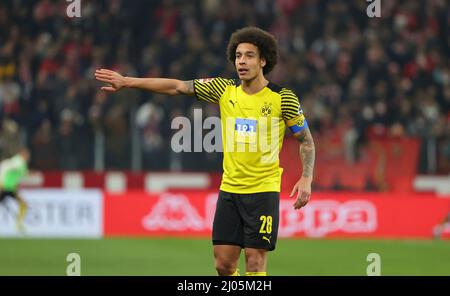 Stadt Mainz, Deutschland. 16. Mär, 2022. firo : 03/16/2022 Fuvuball, 1. Bundesliga, Saison 2021/2022, FSV FSV FSV Mainz 05 - BVB Borussia Dortmund Axel Witsel (Borussia Dortmund) . Kredit: dpa/Alamy Live Nachrichten Stockfoto