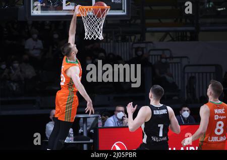 Zoran Dragic (Cedevita Olimpija Ljubljana) während des Eurocup-Turniermatches Segafredo Virtus Bologna vs. Cedevita Olimpija Ljubljana in der Segafredo Arena - Bologna, 16. März 2022 Stockfoto