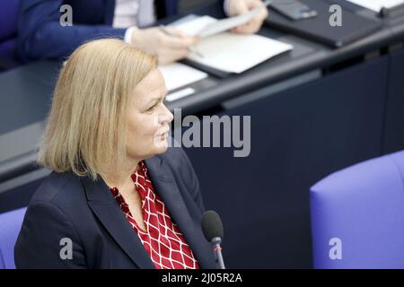 Berlin, 16. März 2022.die Bundesinnenministerin Nancy Faeser während der Plenarsitzung 20. im Deutschen Bundestag. Stockfoto