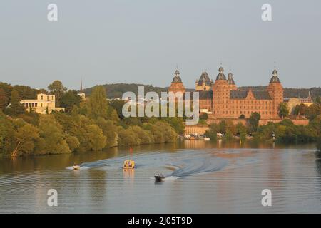 Ansicht von Schloss Johannisburg und Pompejanum am Main in Aschaffenburg, Bayern, Deutschland Stockfoto