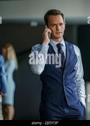 VERÖFFENTLICHUNGSDATUM: 22. April 2022 TITEL: The Unertraable Weight of Massive Talent. STUDIO: Lionsgate. REGIE: Tom Gormican. PLOT: Nicolas Cage, ein Bargeldfan, stimmt zu, auf der Geburtstagsfeier eines Milliardärs-Superfans einen bezahlten Auftritt zu machen, ist aber wirklich ein Informant für die CIA, da der Milliardär-Fan ein Drogenkönigin ist und in einem Tarantino-Film gecastet wird. MIT NEIL PATRICK HARRIS als Richard Fink. (Kreditbild: © Lionsgate/Entertainment Picturs) Stockfoto