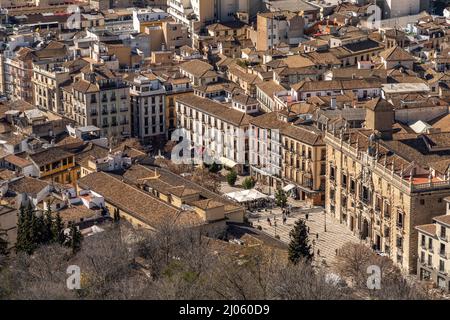 Blick auf den Platz Plaza Naeva in der Altstadt von Granada, Andalusien, Spanien | Blick auf den Platz Plaza Naeva in der Altstadt Granada, Andalusia, Sp Stockfoto
