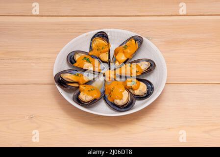 Muschel ist der Name für Mitglieder mehrerer Familien von Muscheln aus Salzwasser- und Süßwasser-Lebensräumen. Diese Gruppen haben gemeinsam eine Schale wh Stockfoto