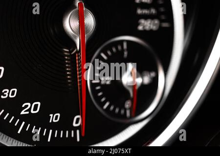 Tachometer der modernen Auto Nahaufnahme, Luxus-Auto Hintergrund Stockfoto